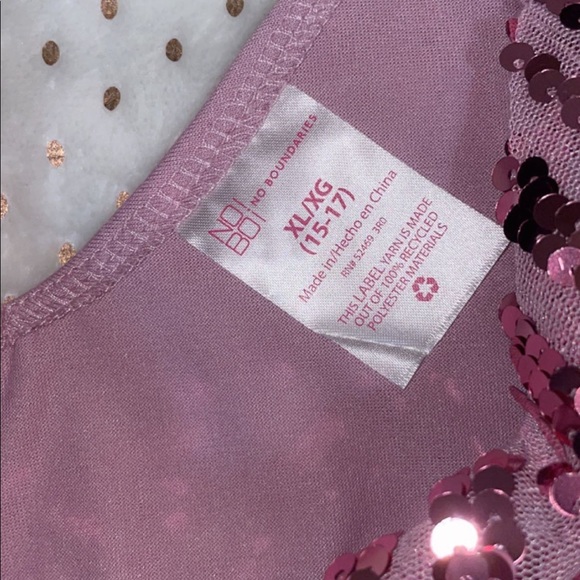 Cute sparkly light purple top!✨ - Picture 2 of 2